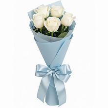 Букет 5 Белых роз Проуд в Каче