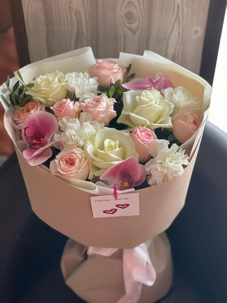 Букет цветов из: Орхидеи, Розы и Гвоздики в Каче