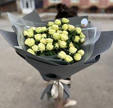 Букет Белые кустовые розы Солинеро в Каче