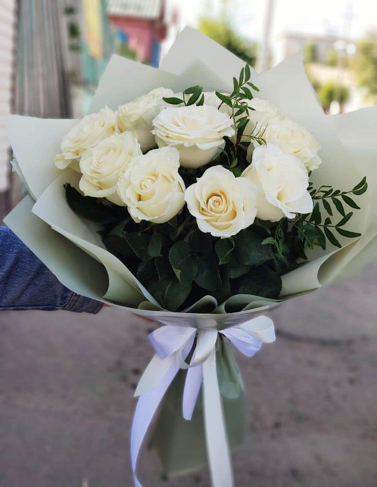 Букет Белые розы Проуд в Каче