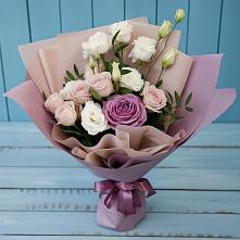Букет цветов из:  Розы и Лизиантусы в Каче