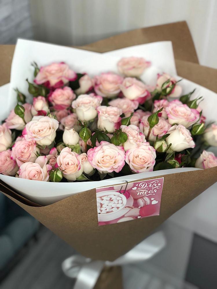 Букет цветов из: Розы в Каче