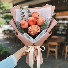 Букет цветов из:  Розы в Каче