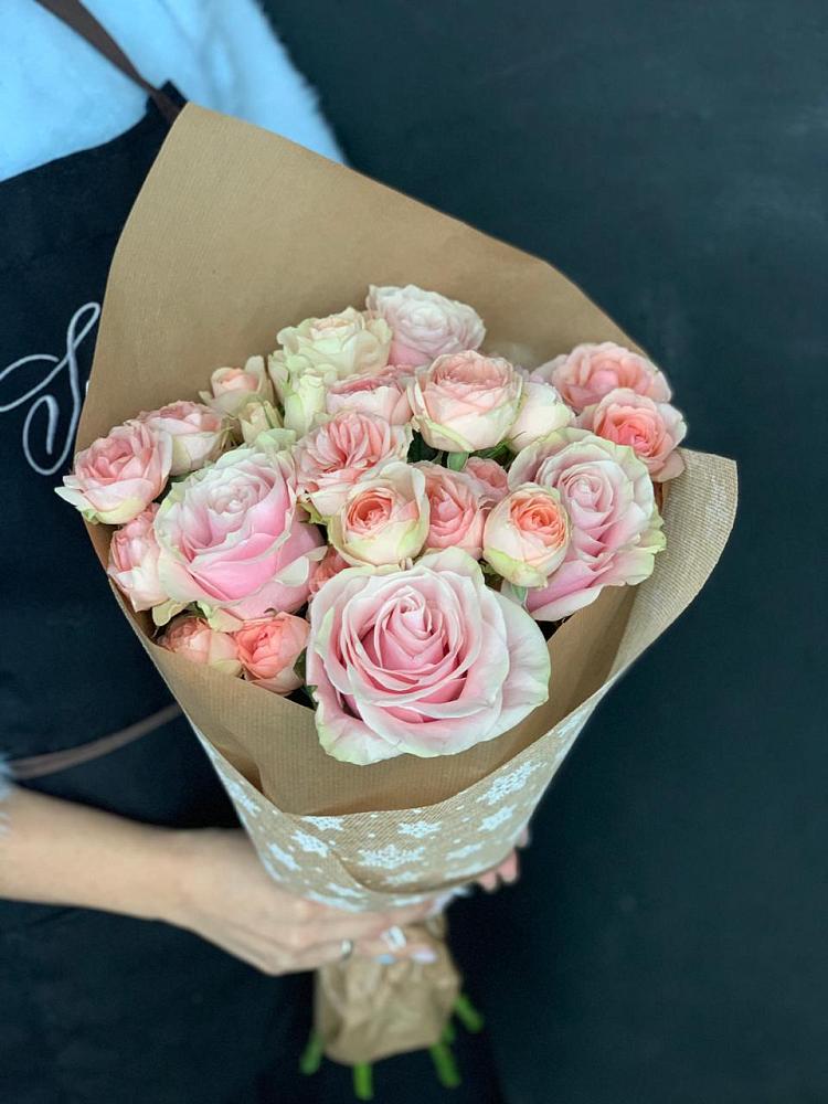 Букет цветов из: Хризантемы и Розы в Каче