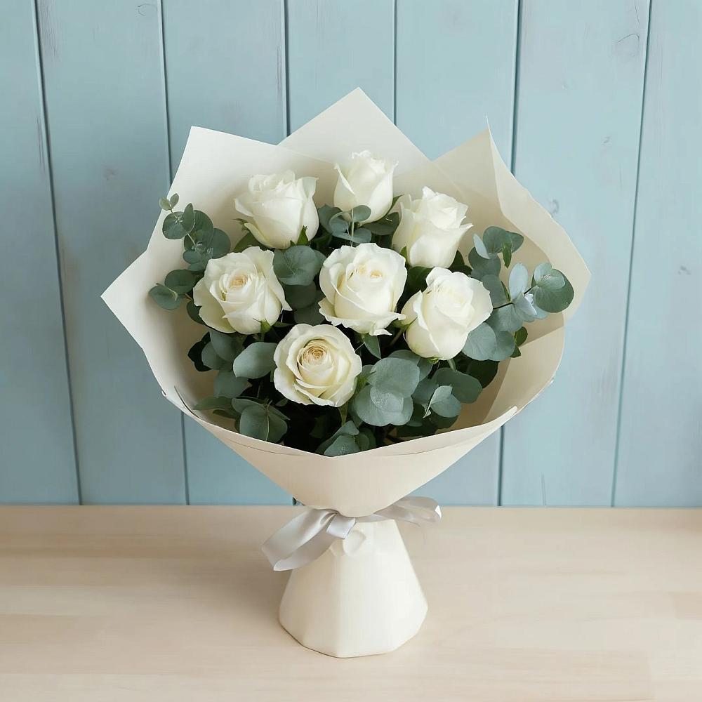 Букет Белые розы в Эвкалипте в Каче