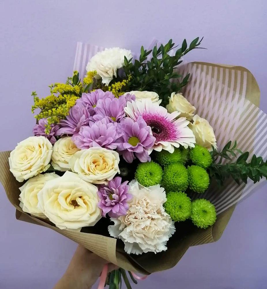 Букет цветов из: Хризантемы, Розы, Гвоздики и Герберы в Каче