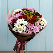 Букет цветов из:  Розы, Хризантемы и Альстромерии в Каче