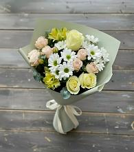 Букет цветов из:  Альстромерии, Розы и Хризантемы в Каче