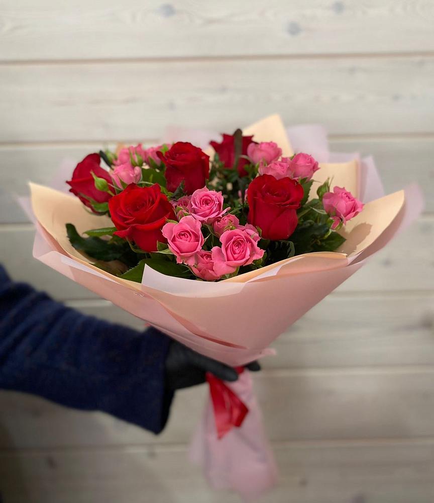 Букет цветов из: Розы в Каче