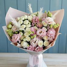 Букет цветов из:  Альстромерии и Розы в Каче