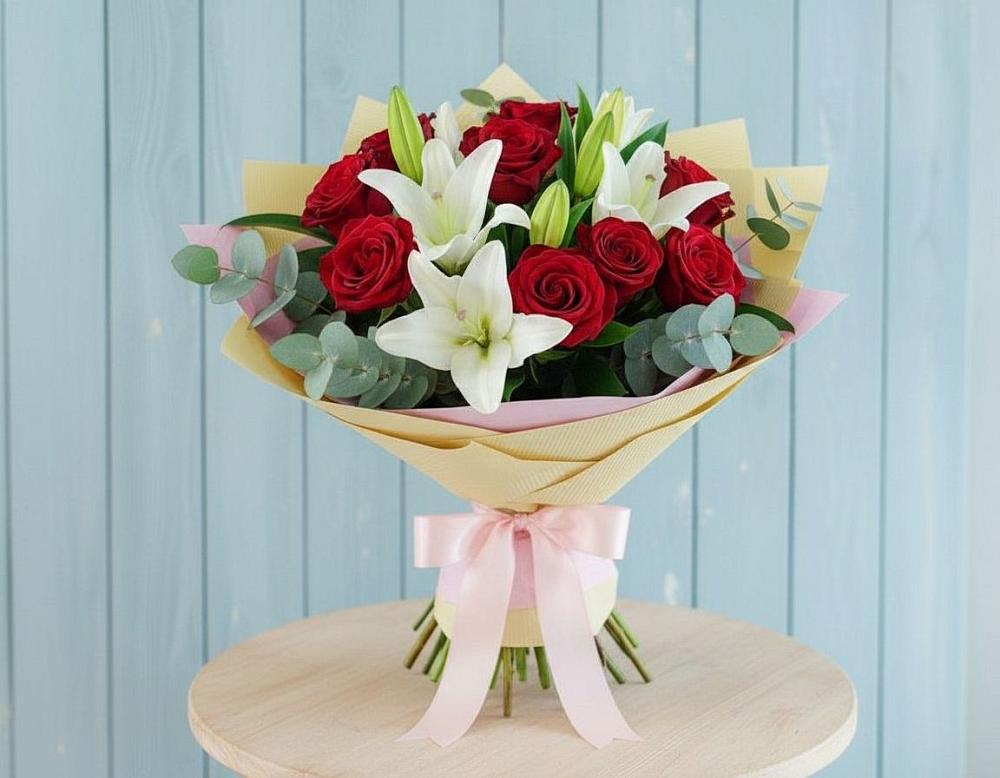 Букет цветов из: Лилии и Розы в Каче